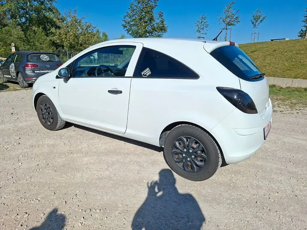 Gebraucht Opel Corsa 69 PS (50 kW) 2014 Weiß Kleinwagen
