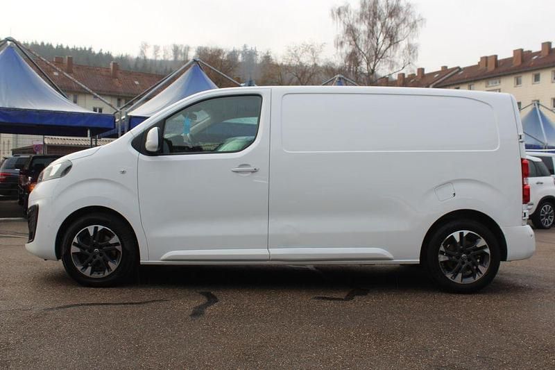 Gebraucht Opel Vivaro Innovation 177 PS (130 kW) 2019 Weiß Van / Kleinbus