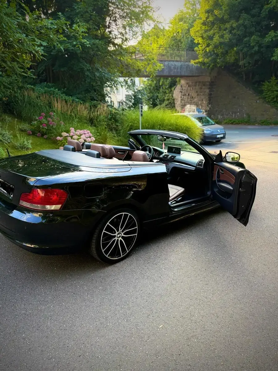 Gebraucht BMW 118 Cabriolet 143 PS (105 kW) 2010 Schwarz Cabrio