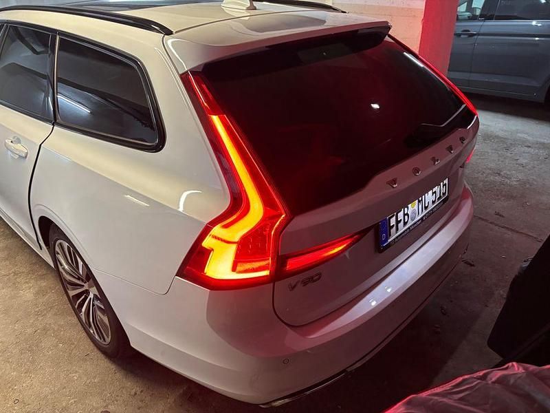 Gebraucht Volvo V90 R-Design 190 PS (139 kW) 2020 Weiß Kombi