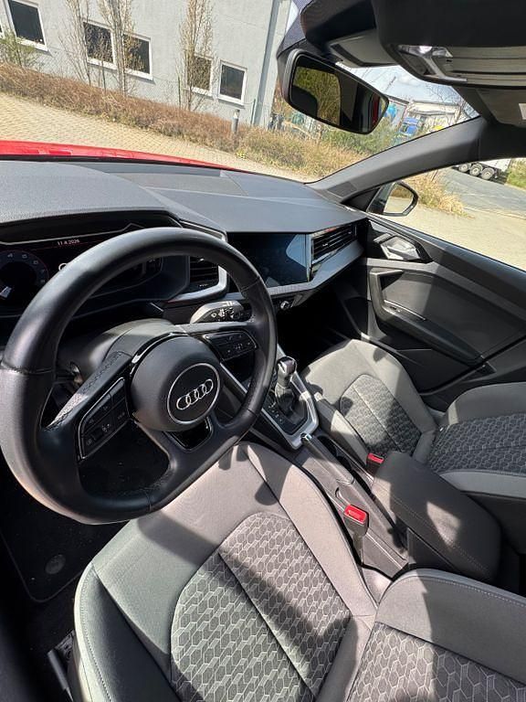 Gebraucht Audi A1 Sportback Advanced 95 PS (69 kW) 2023 Rot Kleinwagen