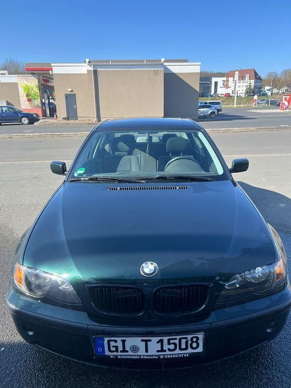 Grün Gebraucht 2002 BMW 316 Limousine | 650 € (Superpreis) - Bild 1/4