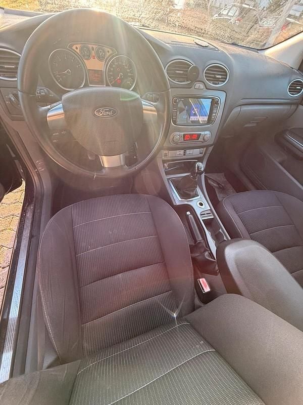 Gebraucht Ford Focus Cabriolet 150 PS (110 kW) 2010 Schwarz Cabrio