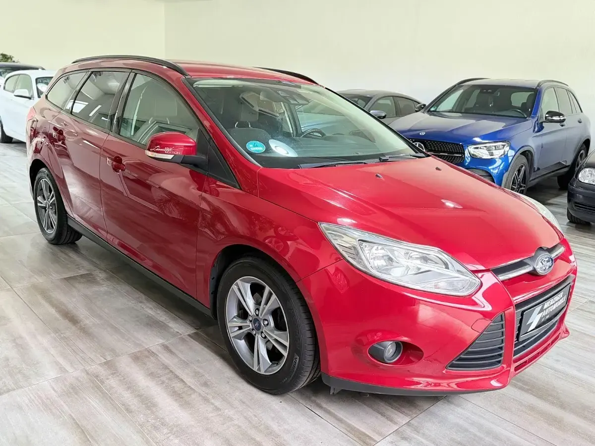 Gebraucht Ford Focus SYNC Edition 125 PS (91 kW) 2014 Rot Kombi