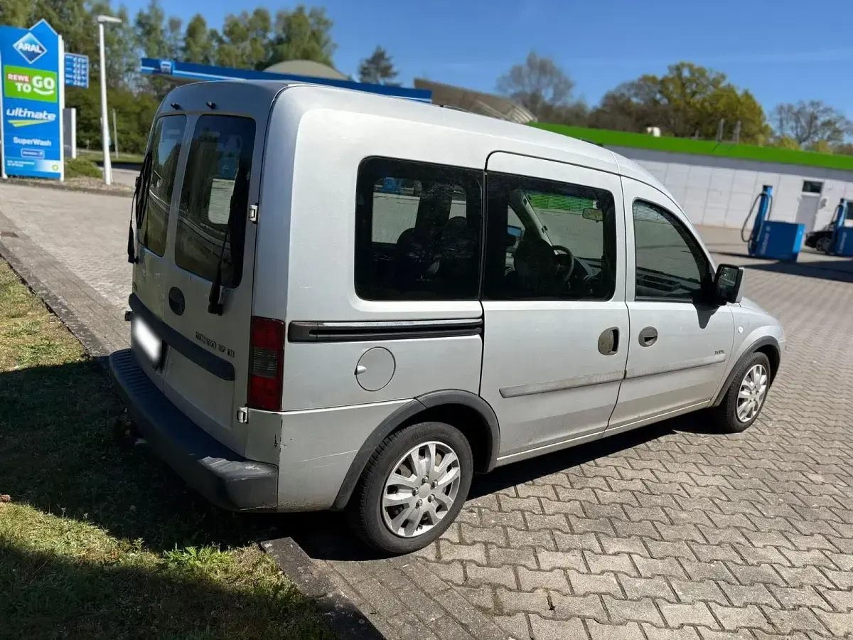 Usata Opel Combo S 65 CV (47 kW) 2003 Argento Monovolume