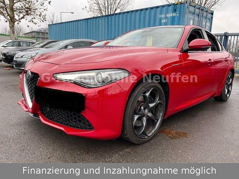 Azzurro nuvola Gebraucht 2017 Alfa Romeo Giulia Veloce Limousine | 24.900 € (Fairer Preis) - Bild 1/4