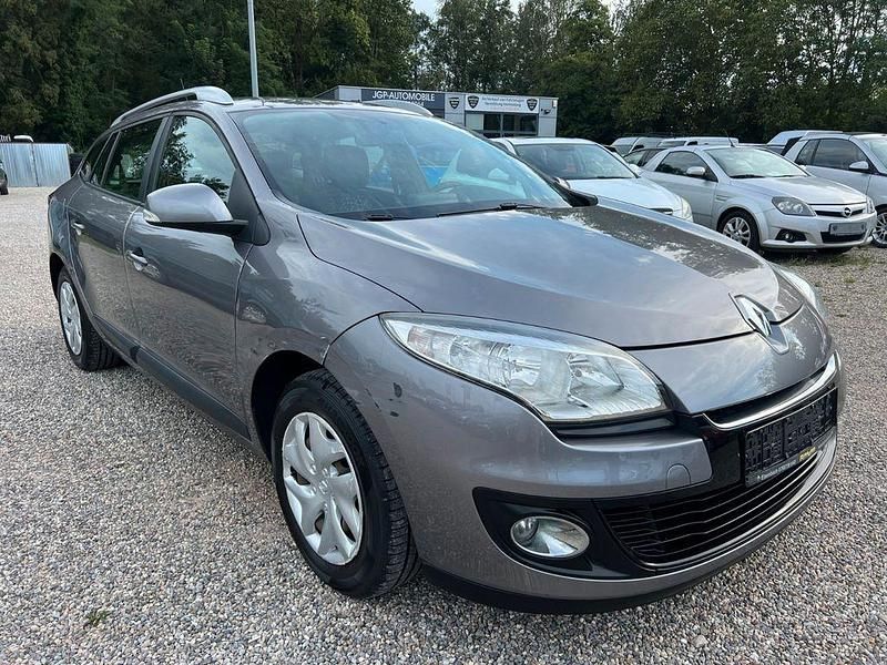 Gebraucht Renault Mégane III Dynamique 110 PS (80 kW) 2012 Grau Limousine