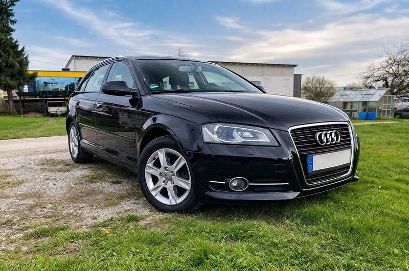 Gebraucht Audi A3 Attraction 125 PS (91 kW) 2012 Schwarz Kleinwagen