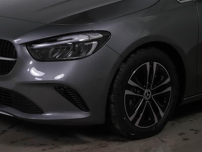 Neu Mercedes B200 Advanced 163 PS (119 kW) 2025 Metalliclack mountaingrau Van / Kleinbus