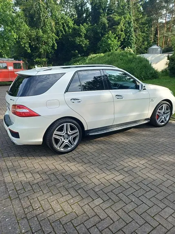 Gebraucht Mercedes ML63 AMG AMG 557 PS (409 kW) 2012 Weiß SUV