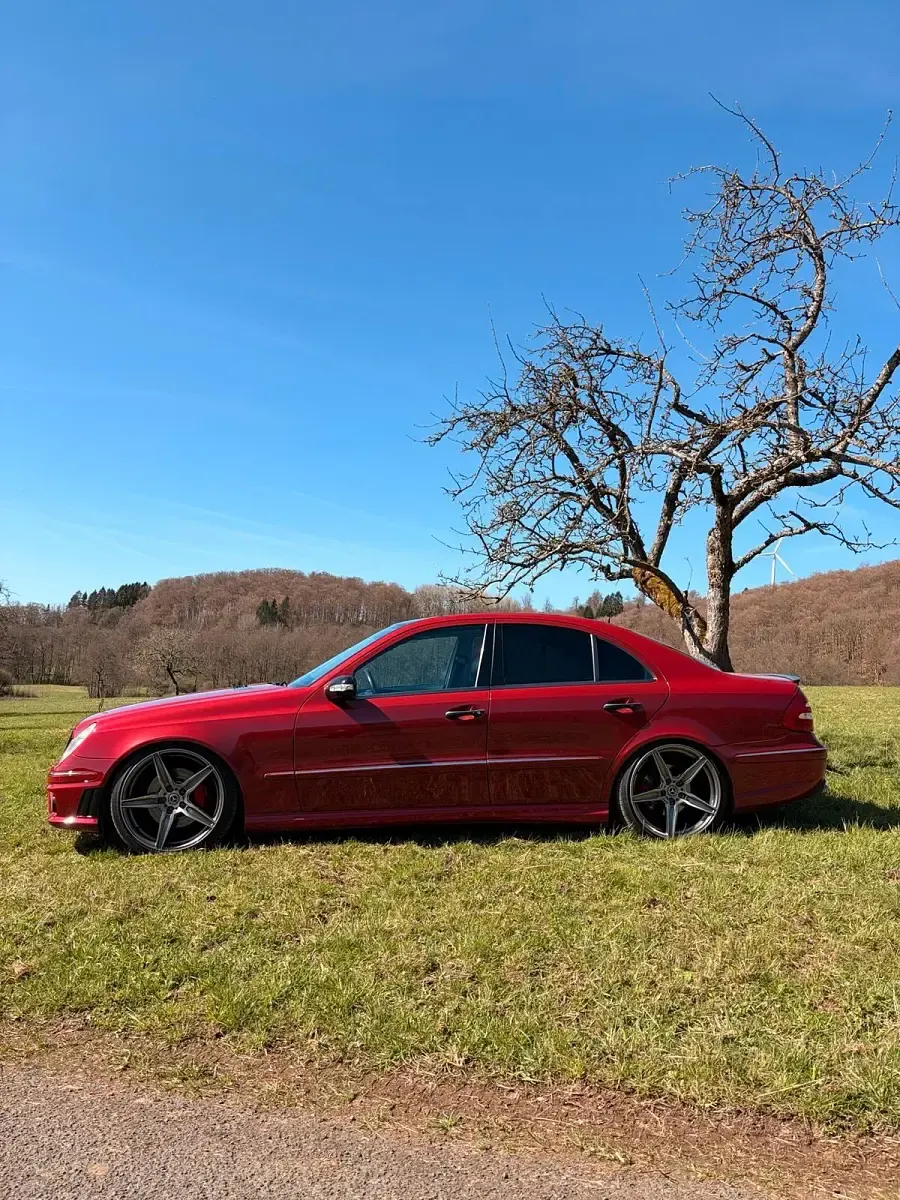 Gebraucht Mercedes E500 306 PS (225 kW) 2002 Rot Limousine
