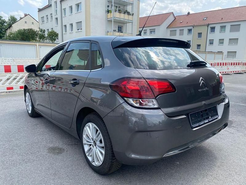 Gebraucht Citroën C4 SELECTION 131 PS (96 kW) 2016 Grau Kombi