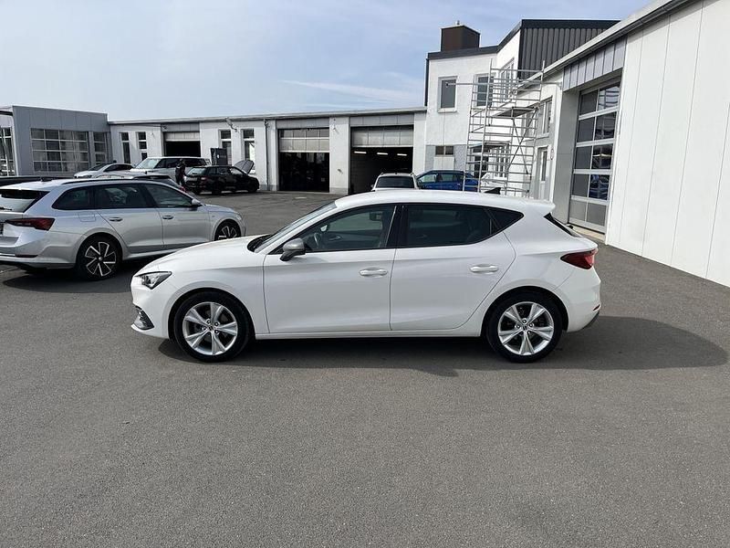 Gebraucht Seat Leon FR 150 PS (110 kW) 2022 Weiß Limousine