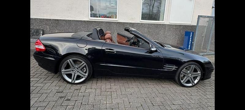 Gebraucht Mercedes SL500 387 PS (284 kW) 2006 Schwarz Cabrio