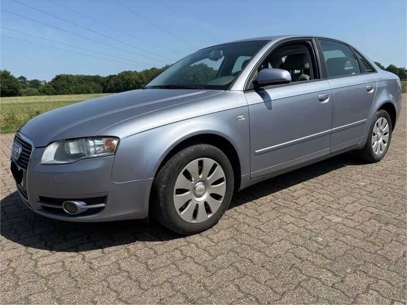 Grau Gebraucht 2005 Audi A4 Limousine | 3.450 € (Guter Preis) - Bild 1/4
