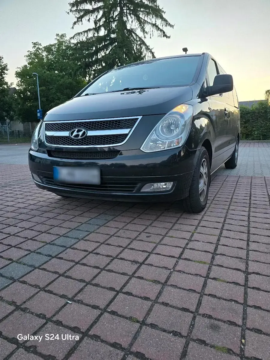 Gebraucht Hyundai H-1 170 PS (125 kW) 2010 Schwarz Van / Kleinbus