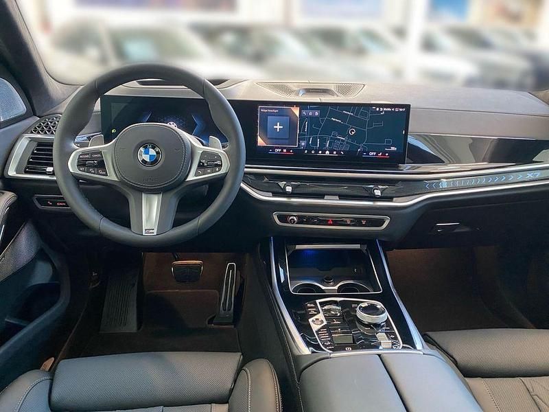 Neu BMW X7 M Sport 340 PS (250 kW) 2026 Grau SUV