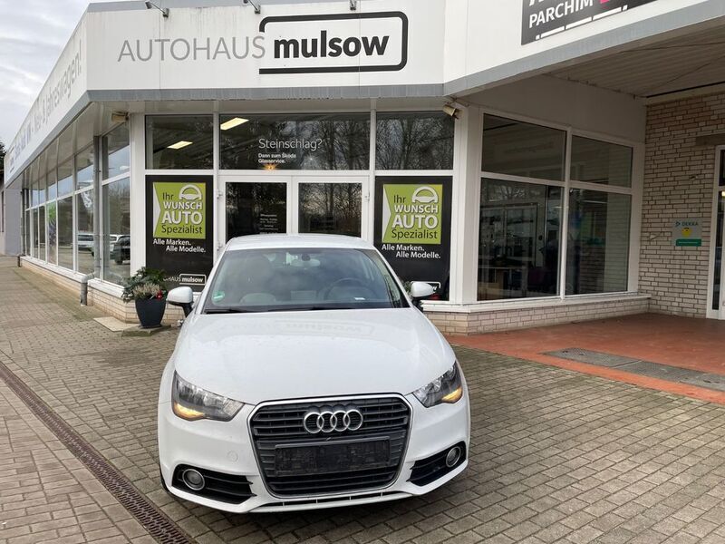Weiß Gebraucht 2014 Audi A1 Ambition Kleinwagen | 7.990 € (Guter Preis) - Bild 1/4