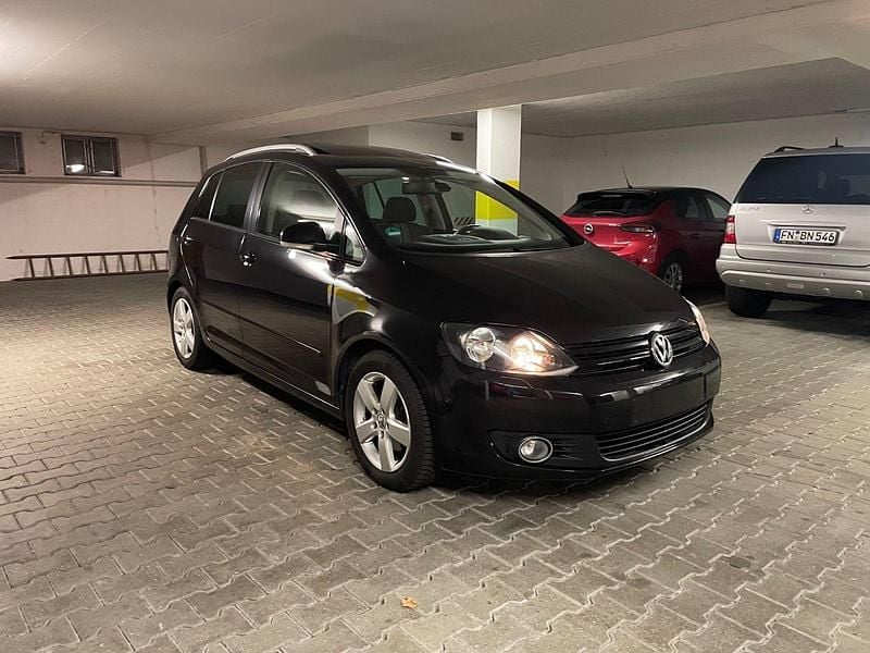 Gebraucht VW Golf VII Match 122 PS (89 kW) 2012 Schwarz Kleinwagen