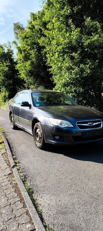 Grau Gebraucht 2006 Subaru Legacy Kombi | 2.300 € (Teuer) - Bild 1/4