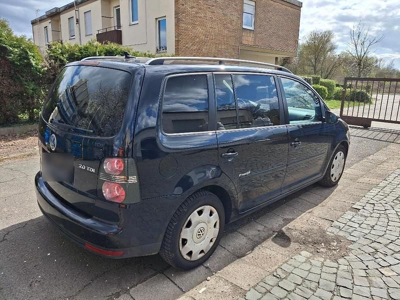 Gebraucht VW Touran 140 PS (102 kW) 2010 Schwarz Van / Kleinbus