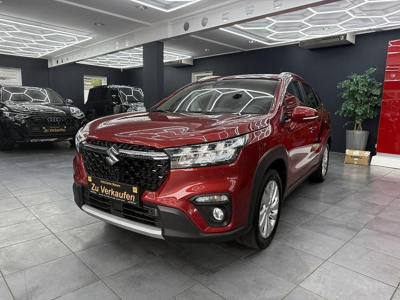 Rot Gebraucht 2023 Suzuki SX4 Club SUV | 20.490 € (Guter Preis) - Bild 1/4