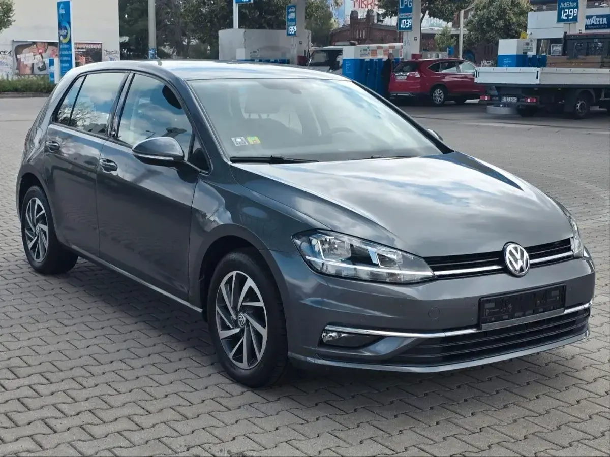 Gebraucht VW Golf VII Sound 110 PS (80 kW) 2018 Grau Limousine