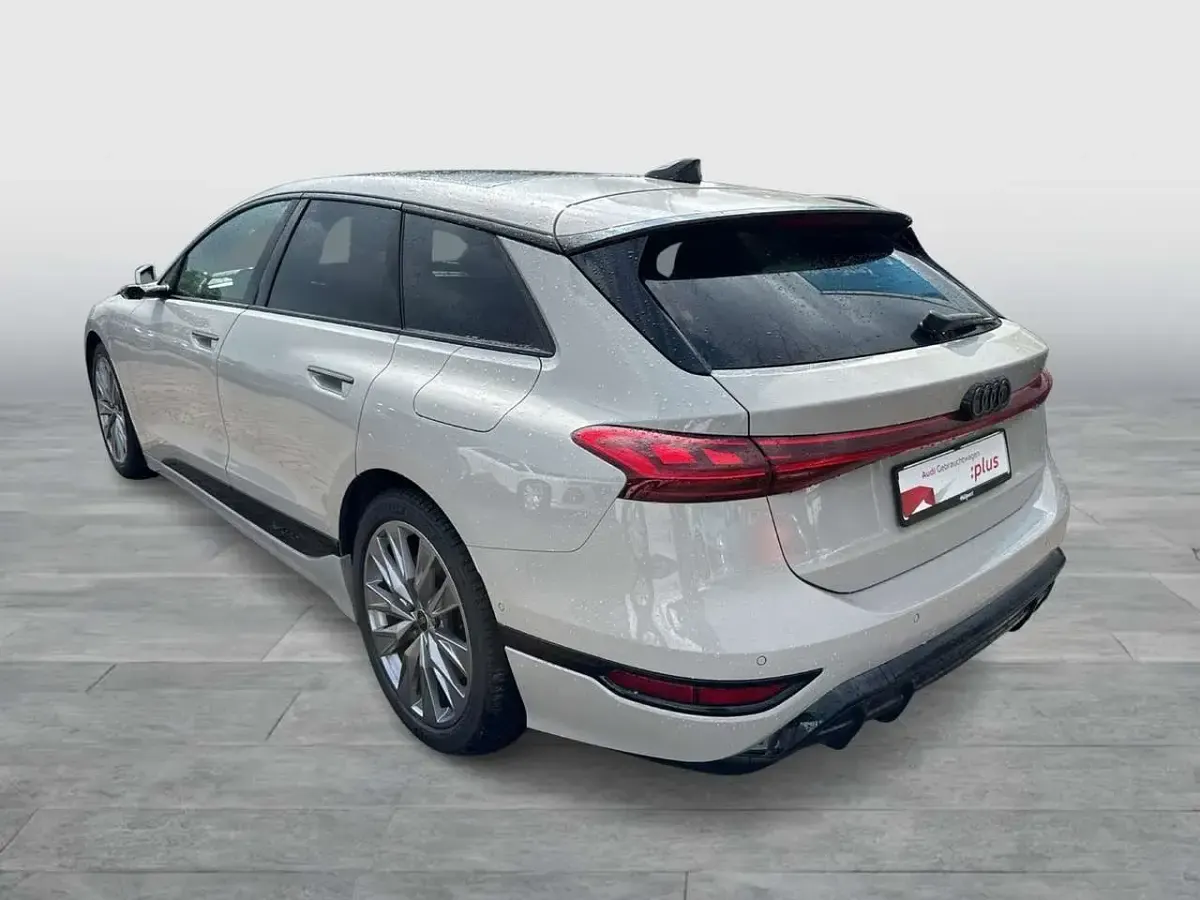 Gebraucht Audi e-tron Edition .1 369 kW (503 PS) 2025 Siambeige metallic SUV