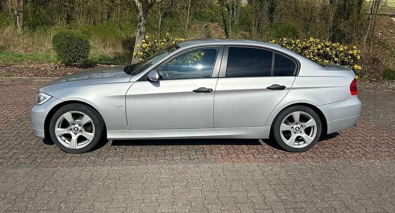 Gebraucht BMW 318 129 PS (94 kW) 2005 Silber Limousine