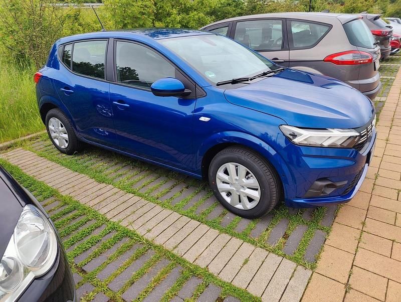 Gebraucht Dacia Sandero Expression 101 PS (74 kW) 2023 Blau Limousine