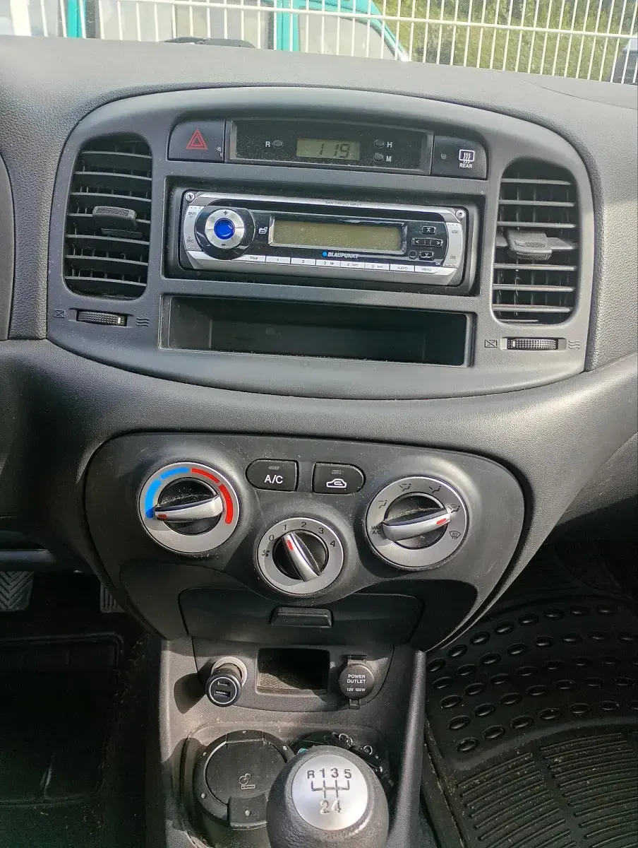 Gebraucht Hyundai Accent 97 PS (71 kW) 2007 Silber Kleinwagen