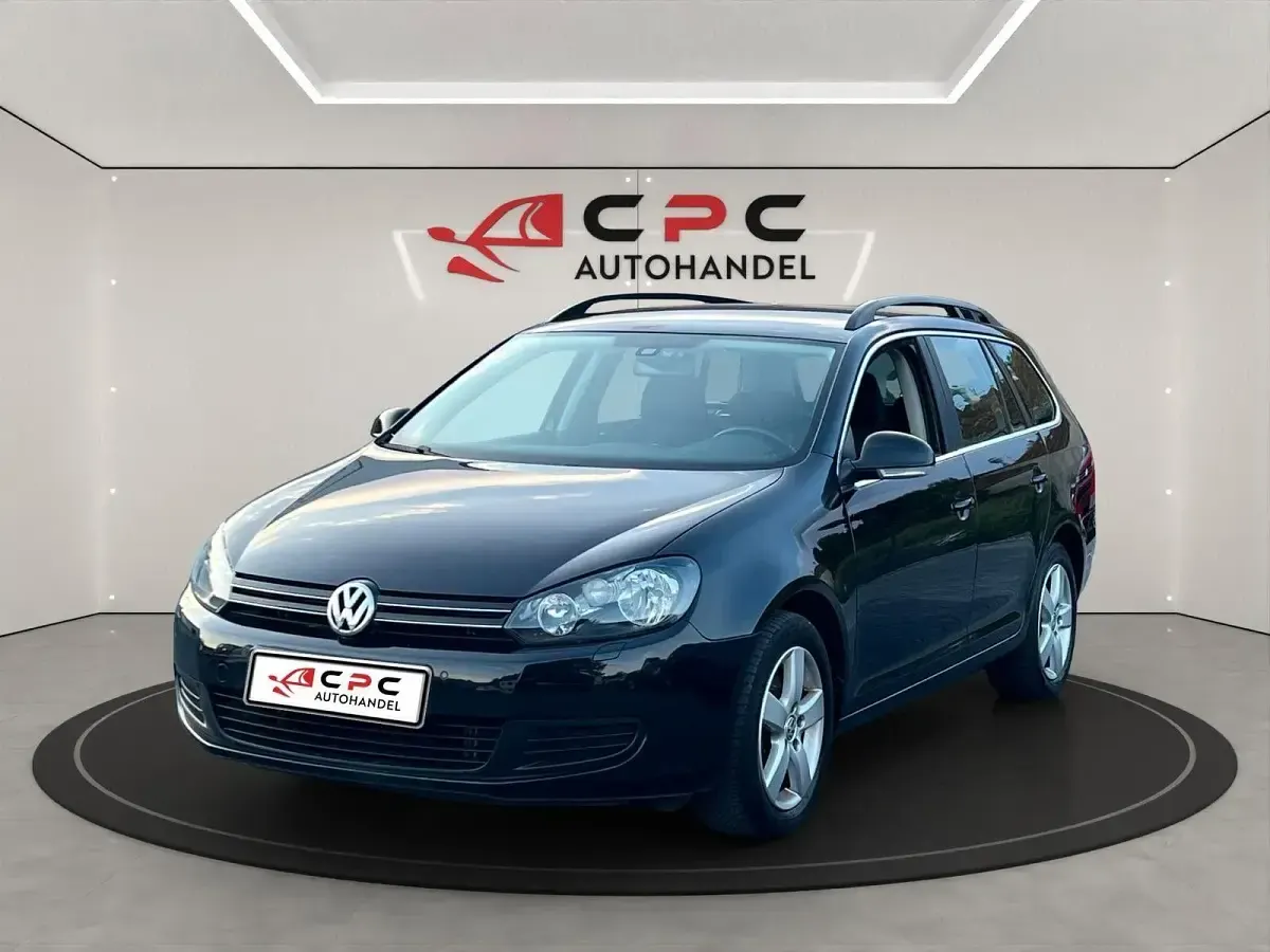 Gebraucht VW Golf VII Match 122 PS (89 kW) 2013 Schwarz Kombi