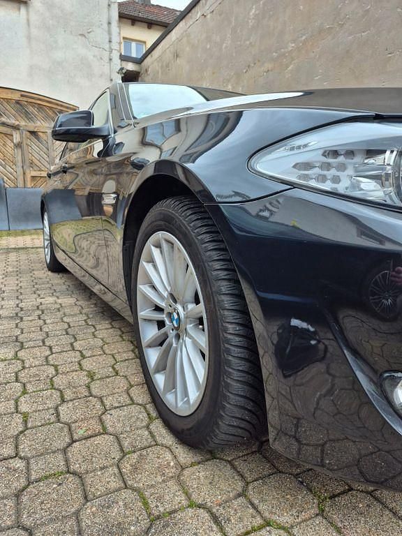 Gebraucht BMW 520 184 PS (135 kW) 2012 Grau Kombi