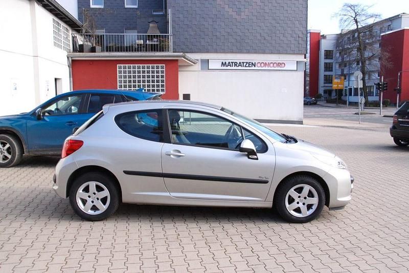 Gebraucht Peugeot 207 Urban Move 73 PS (53 kW) 2009 Grau Limousine