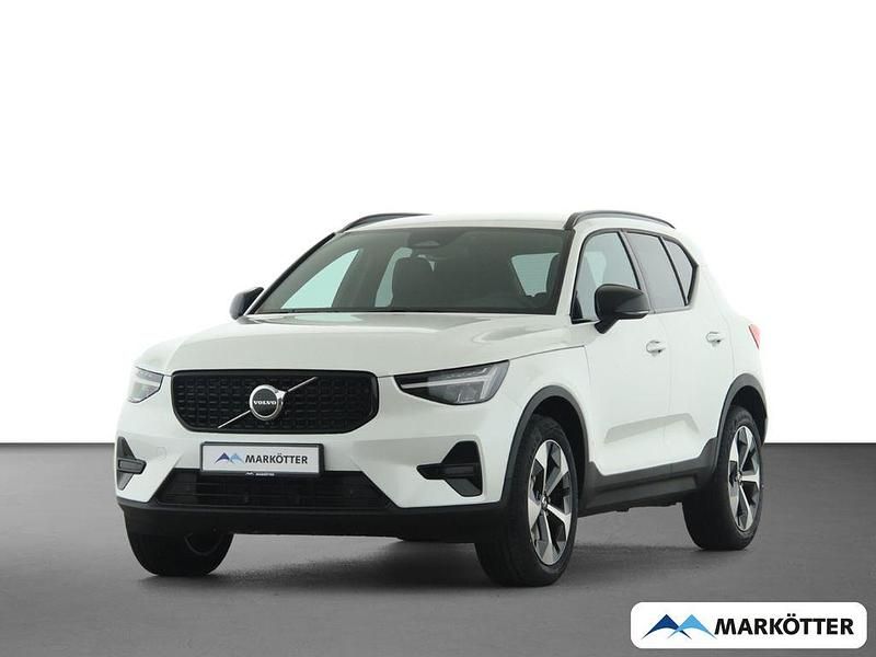 Neu Volvo XC40 Plus 163 PS (119 kW) 2026 Weiss SUV