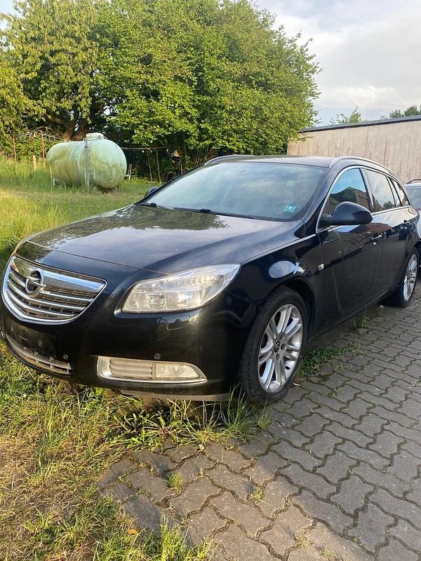Schwarz Gebraucht 2011 Opel Insignia Kombi | 1.500 € (Guter Preis) - Bild 1/4