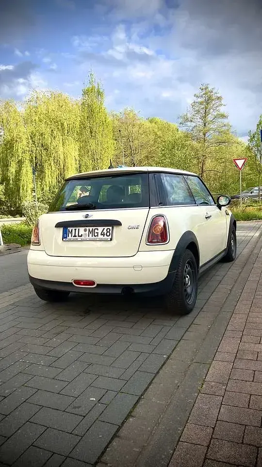 Second-hand Mini ONE 75 CP (55 kW) 2009 Alb Hatchback