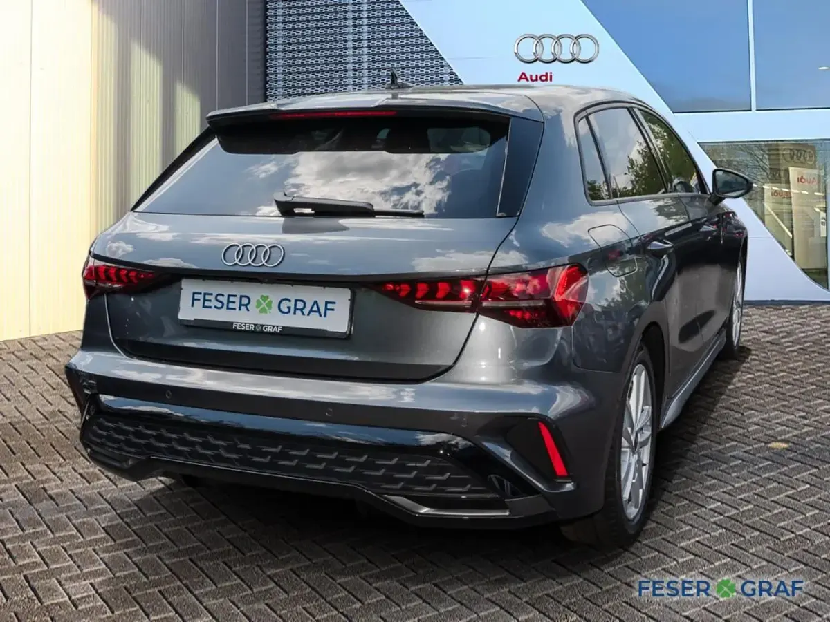 Gebraucht Audi A3 S-Line 150 PS (110 kW) 2025 Daytonagrau perleffekt Limousine