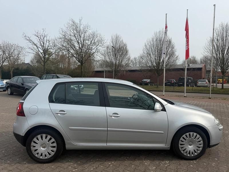 Gebraucht VW Golf V 105 PS (77 kW) 2007 Silber Limousine