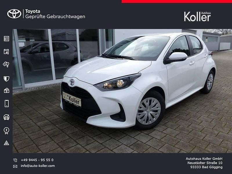 Weiß Gebraucht 2023 Toyota Yaris Comfort Limousine | 15.200 € (Fairer Preis) - Bild 1/4
