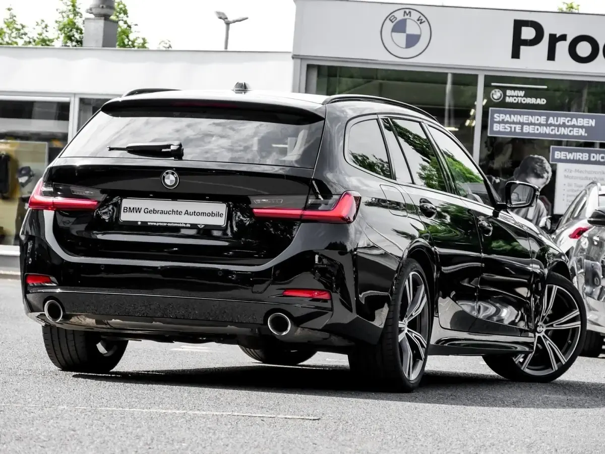 Gebraucht BMW 330 Performance 286 PS (210 kW) 2022 Schwarz Kombi