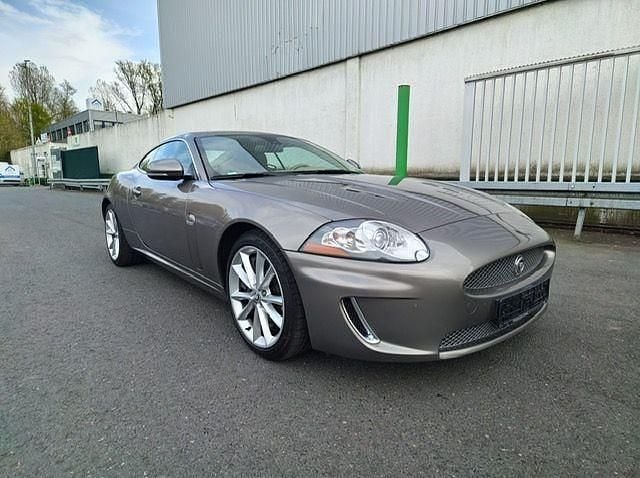 Gebraucht Jaguar XKR 510 PS (375 kW) 2009 Vapour grey . Coupé