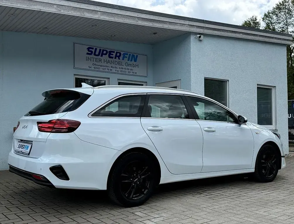 Gebraucht Kia Ceed Vision 136 PS (100 kW) 2024 Weiß Kleinwagen