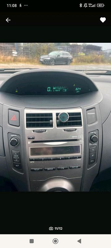 Gebraucht Daihatsu Charade 100 PS (73 kW) 2012 Grau Kleinwagen