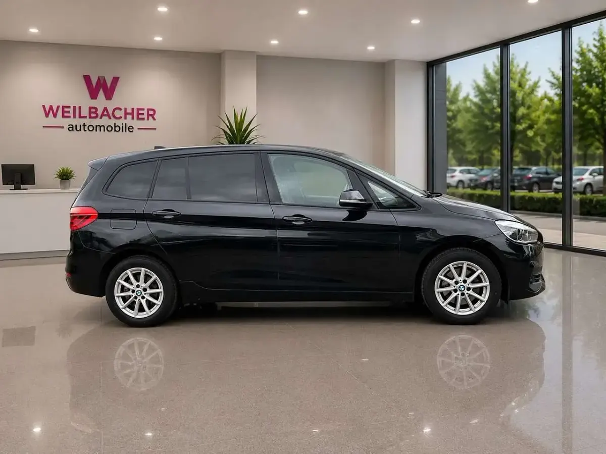 Gebraucht BMW 218 140 PS (102 kW) 2018 Saphirschwarz Van / Kleinbus