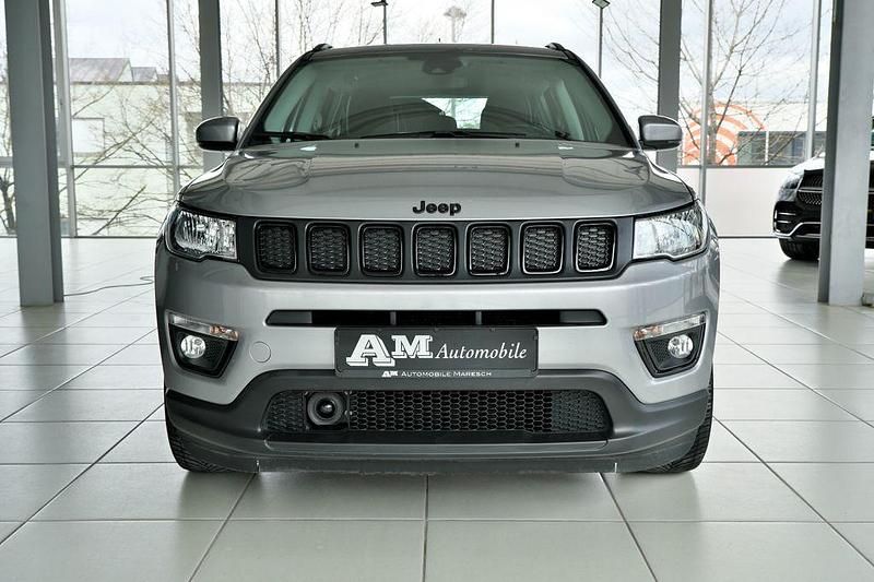Gebraucht Jeep Compass Night Eagle 140 PS (102 kW) 2018 Silber SUV