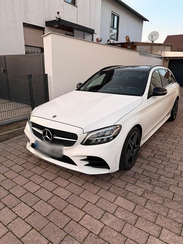 Weiß Gebraucht 2019 Mercedes C300 AMG line Kombi | 23.500 € (Fairer Preis) - Bild 1/4