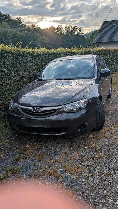 Grau Gebraucht 2010 Subaru Impreza Kombi | 3.000 € (Superpreis) - Bild 1/4