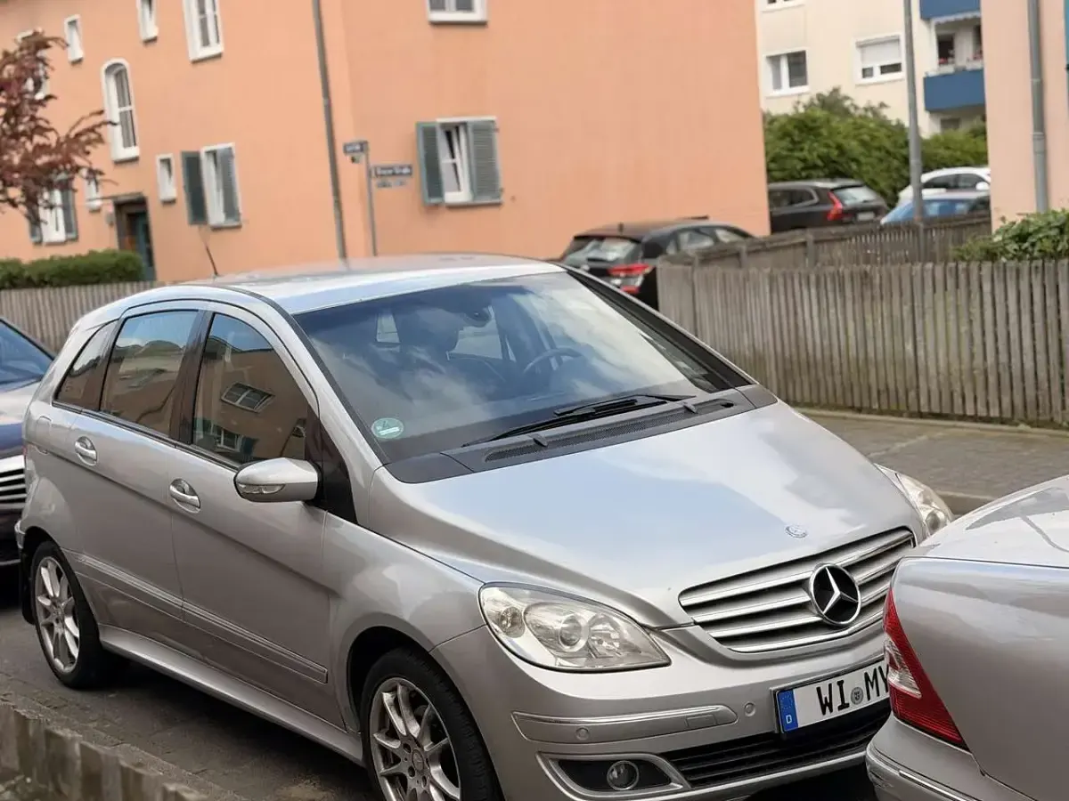 Gebraucht Mercedes B200 136 PS (100 kW) 2006 Grau Van / Kleinbus