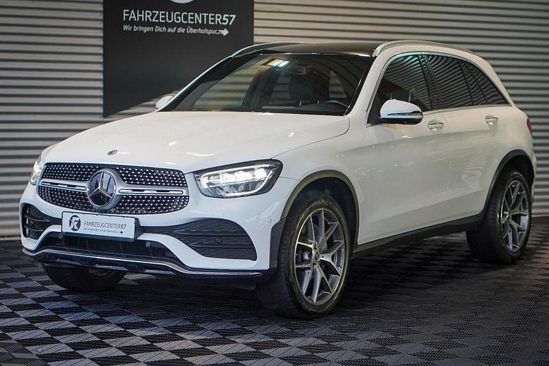 Weiß Gebraucht 2021 Mercedes GLC300 SUV | 38.490 € (Superpreis) - Bild 1/4